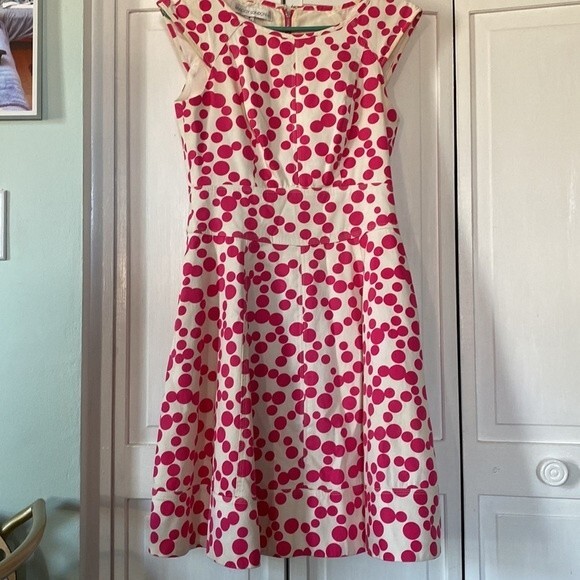 Maggy London perfect polka dot fit and flair dress. Size 4 - Picture 11 of 11
